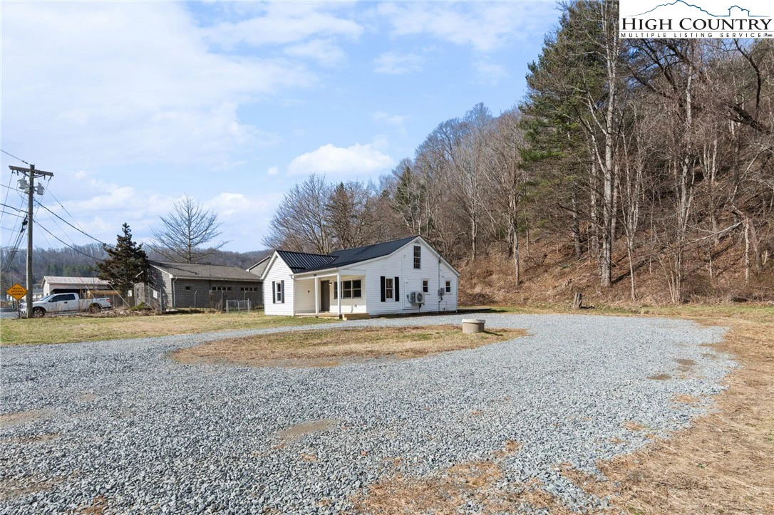 Image number 15 for the current listing
