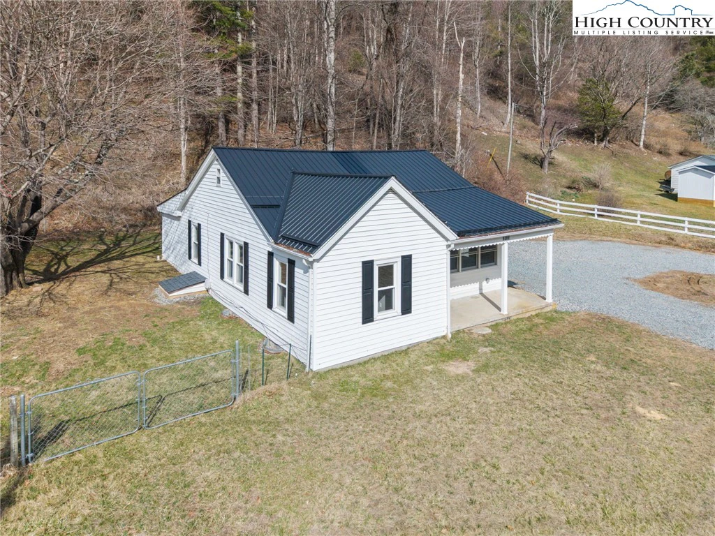 Image number 17 for the current listing