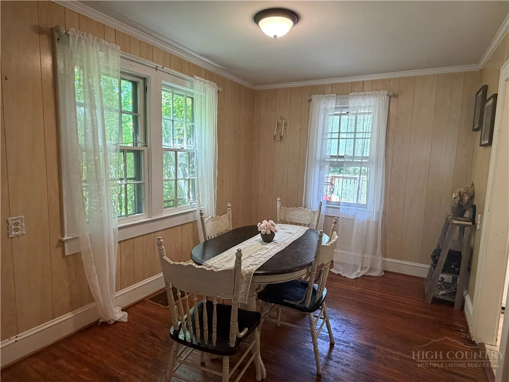 Image number 12 for the current listing
