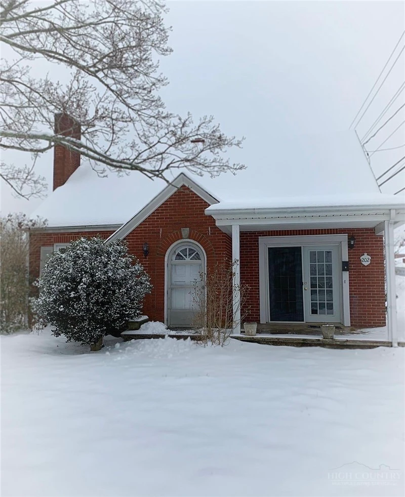 Image number 4 for the current listing