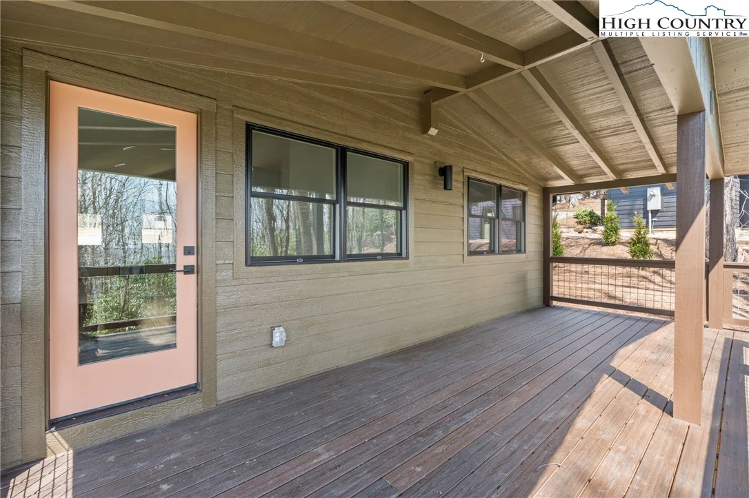 Image number 5 for the current listing
