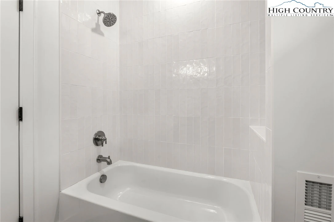 Image number 12 for the current listing