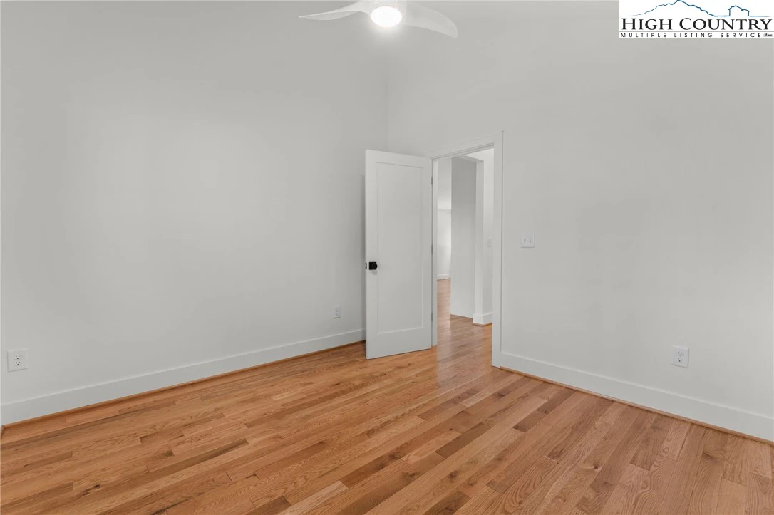 Image number 10 for the current listing
