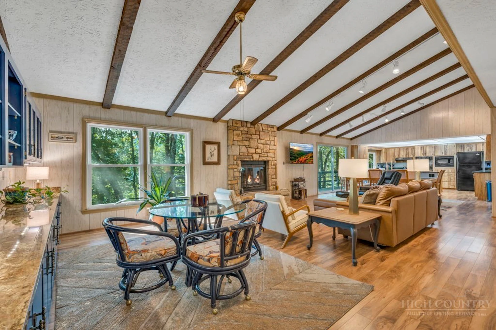 Image number 2 for the current listing