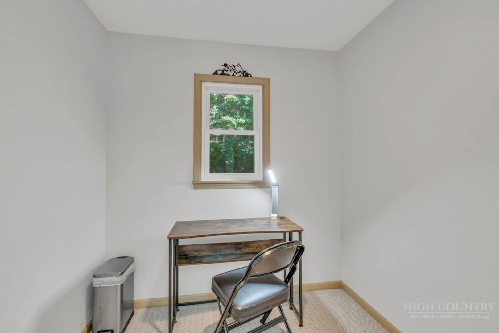 Image number 20 for the current listing