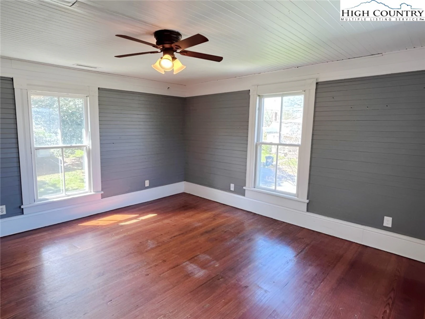Image number 12 for the current listing