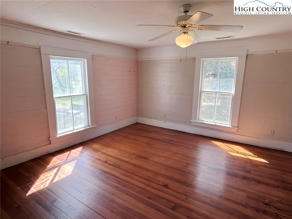 Image number 10 for the current listing