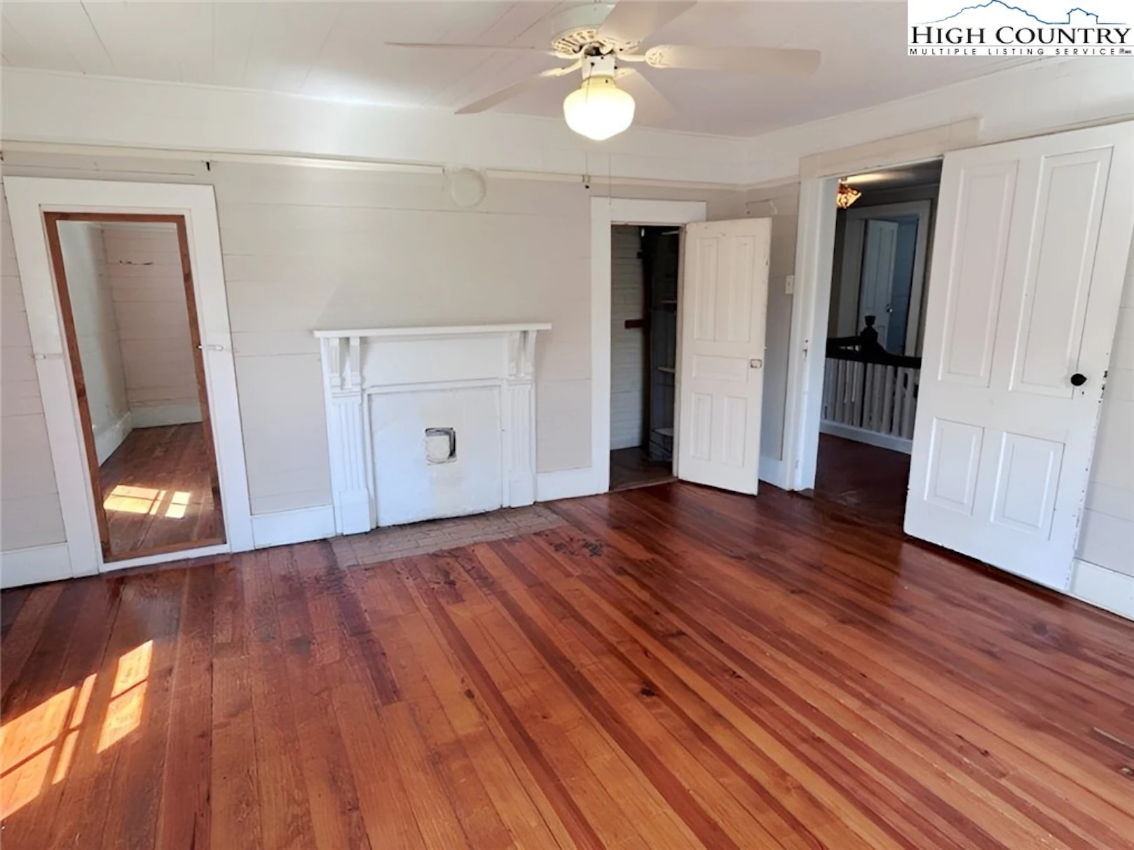 Image number 9 for the current listing