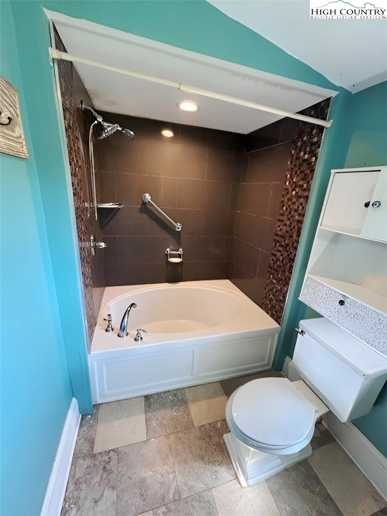 Image number 2 for the current listing