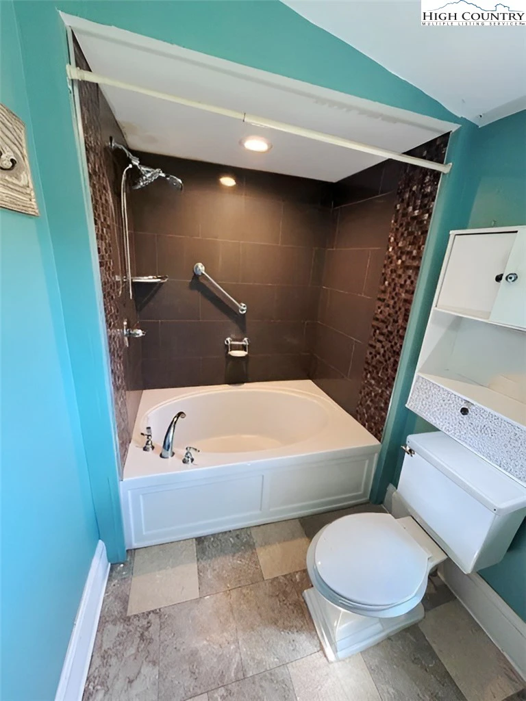Image number 2 for the current listing