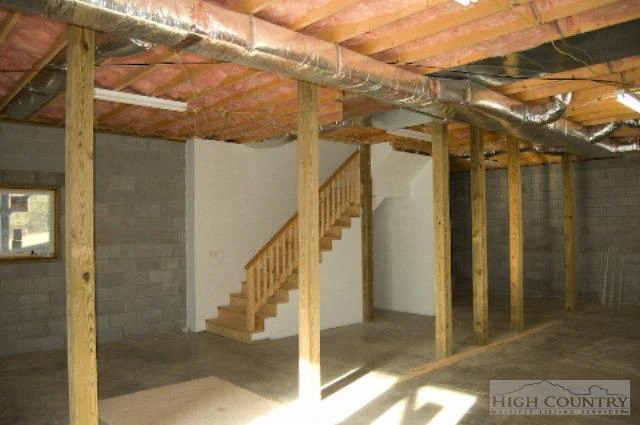 Image number 14 for the current listing