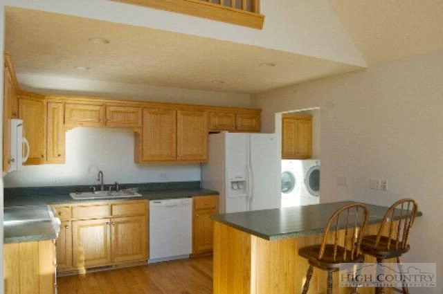 Image number 5 for the current listing