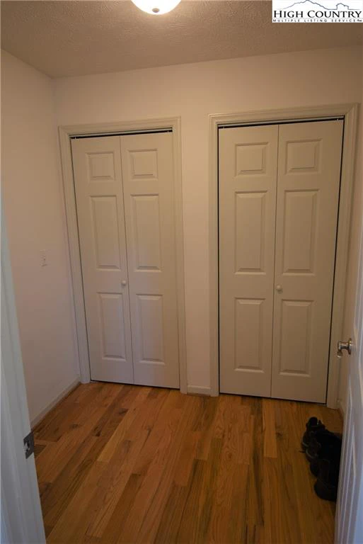 Image number 6 for the current listing