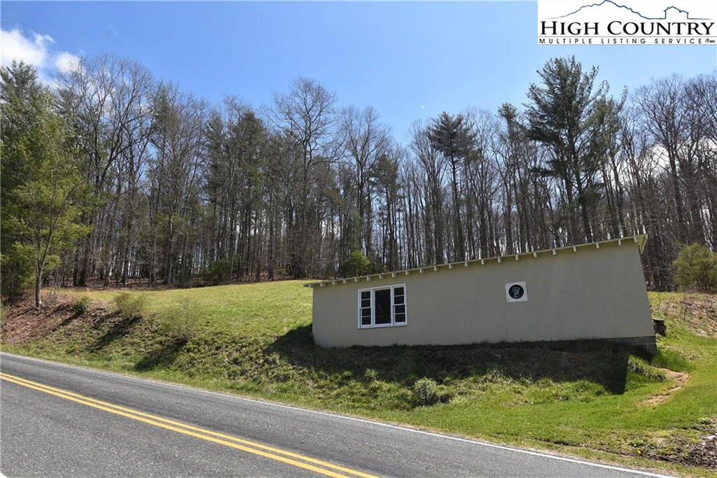 Image number 21 for the current listing