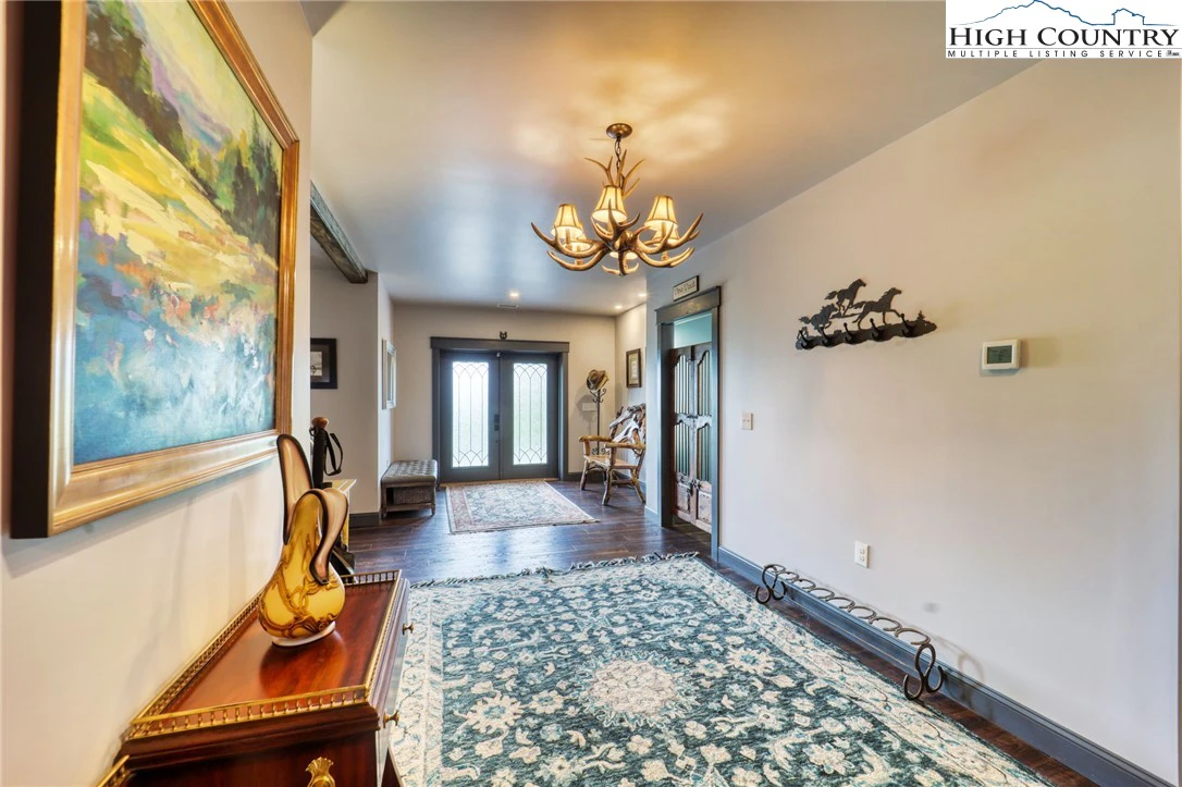 Image number 2 for the current listing