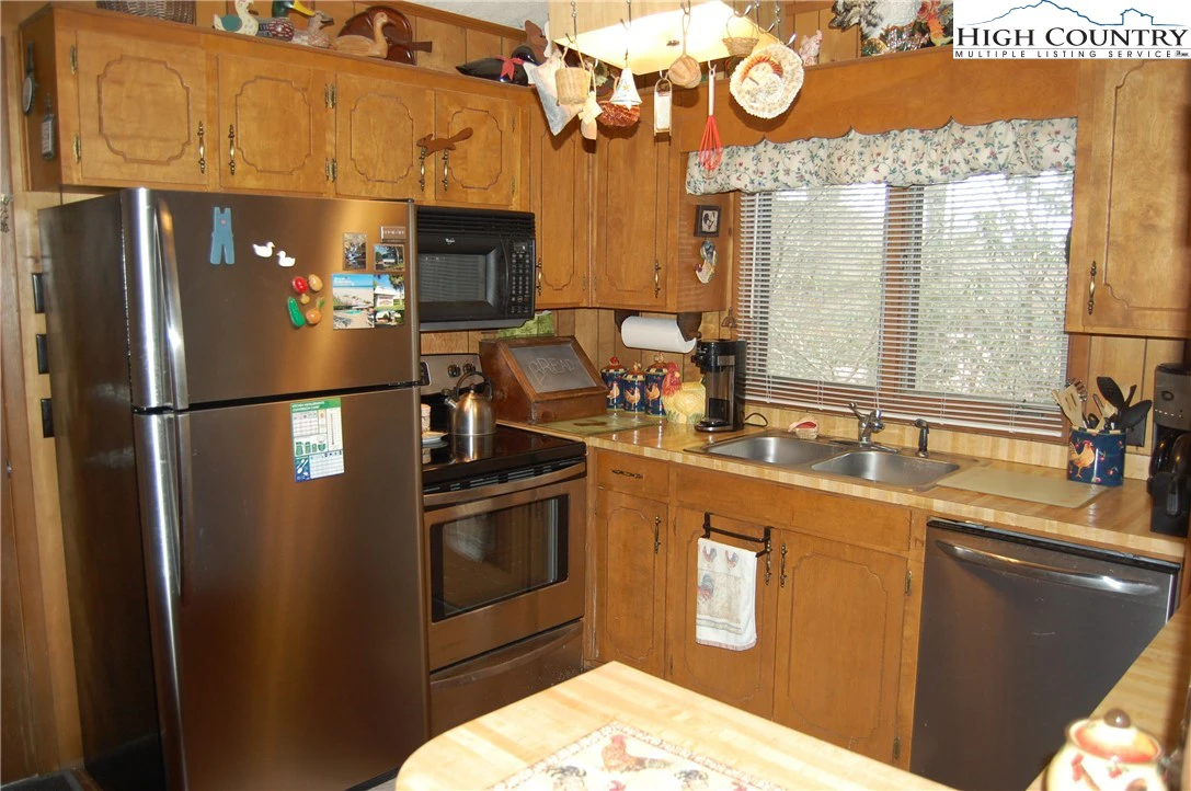 Image number 19 for the current listing