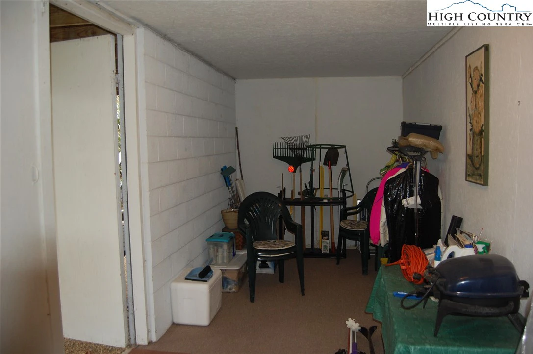 Image number 10 for the current listing