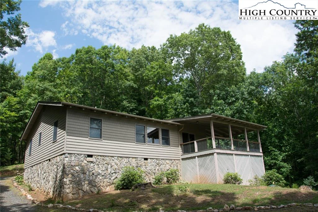 Image number 1 for the current listing