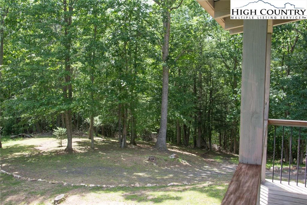 Image number 8 for the current listing