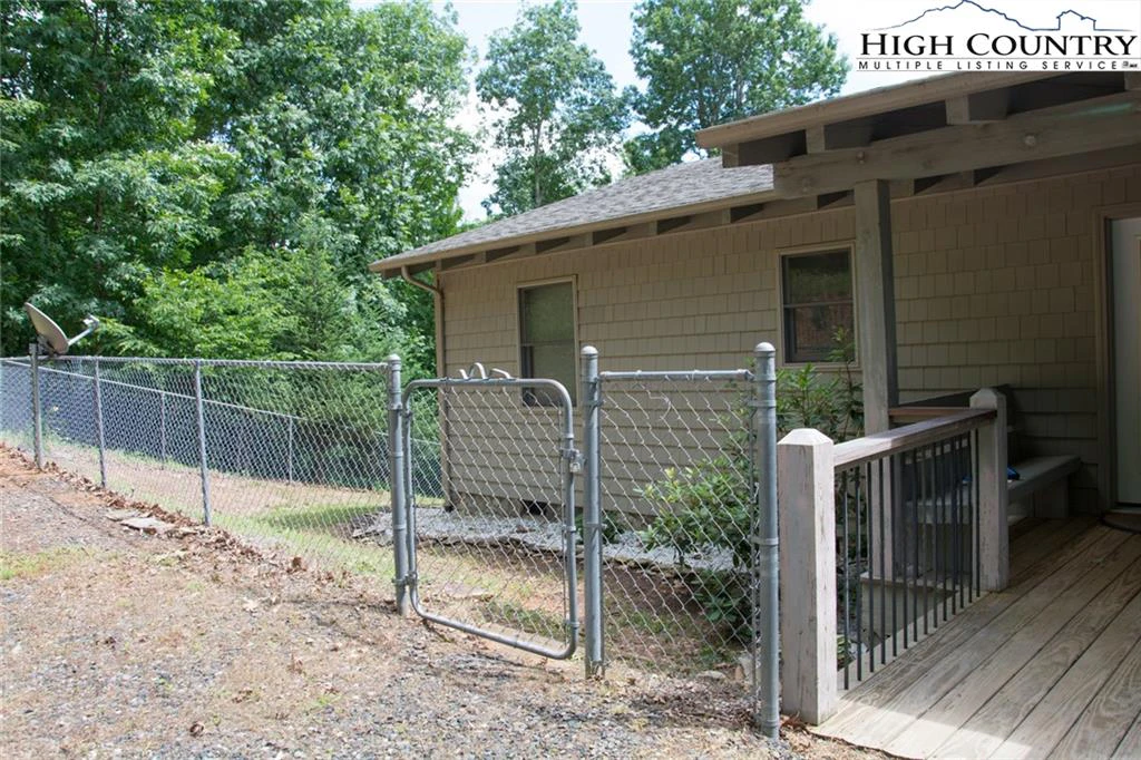 Image number 6 for the current listing