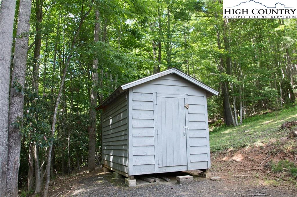 Image number 4 for the current listing