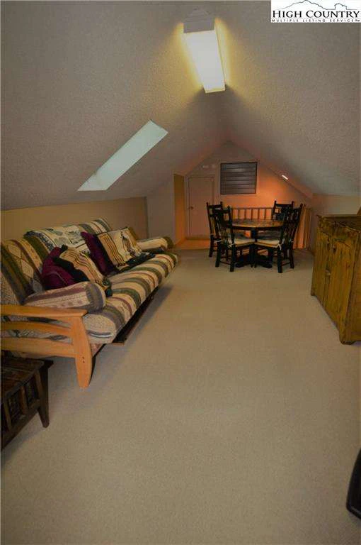 Image number 20 for the current listing