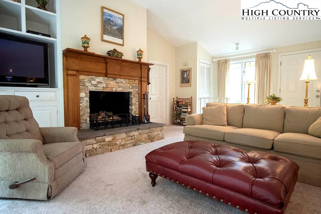 Image number 16 for the current listing