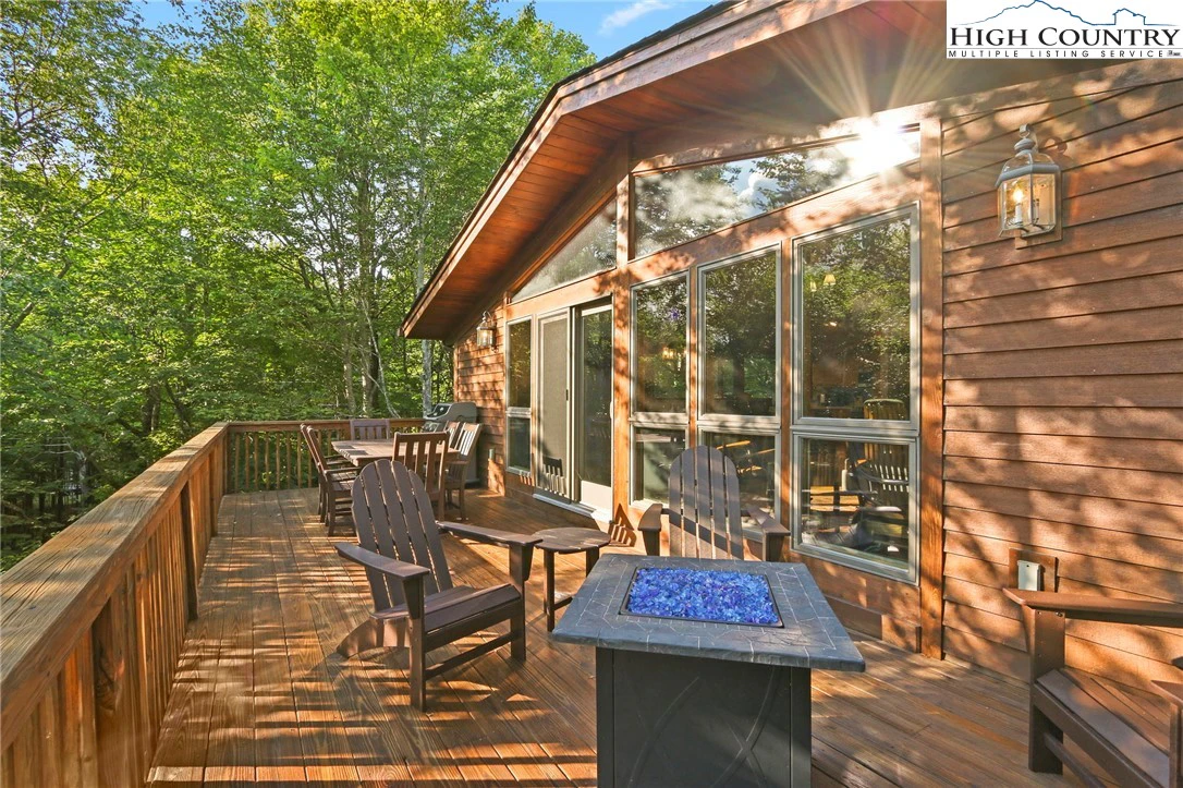Image number 13 for the current listing