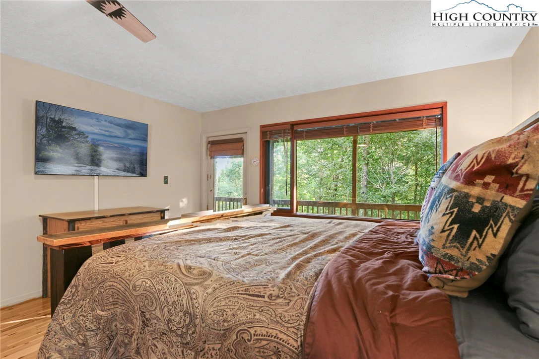 Image number 6 for the current listing
