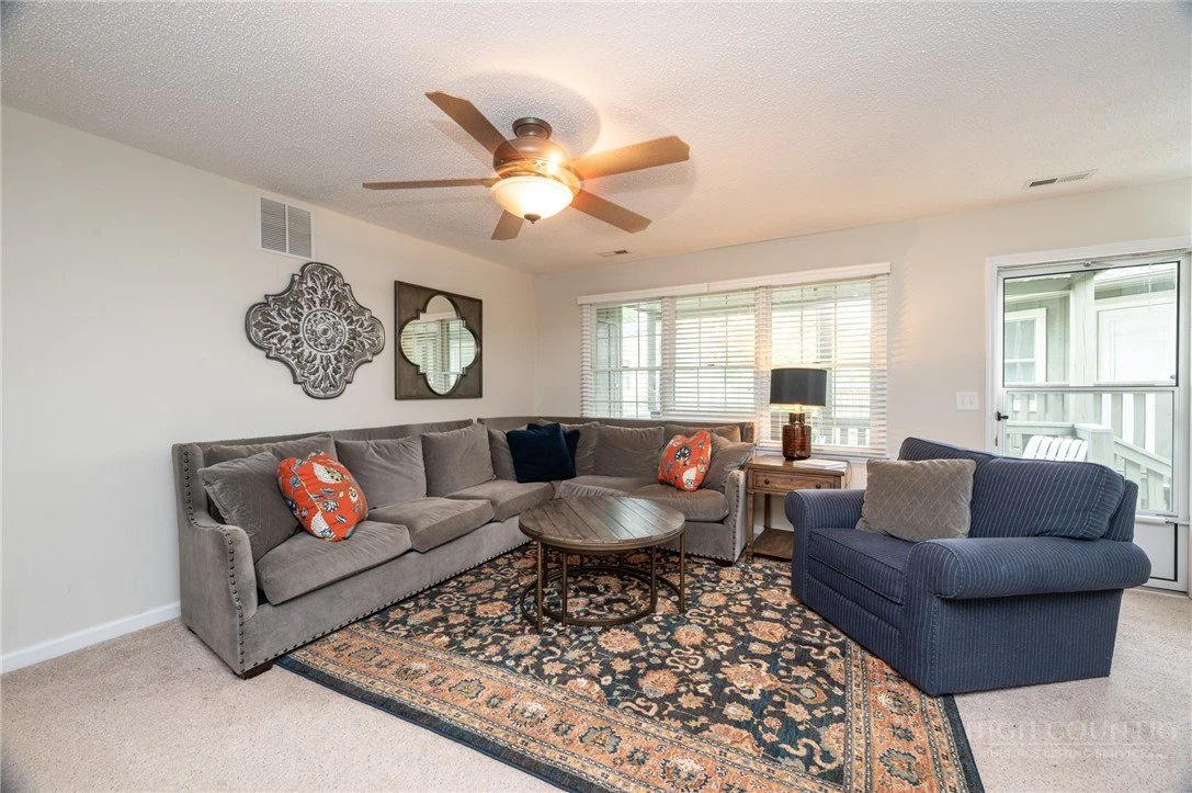 Image number 8 for the current listing