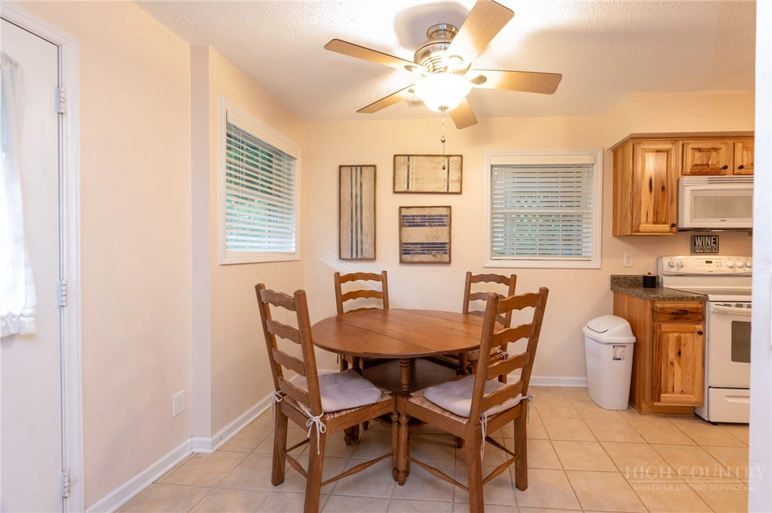 Image number 10 for the current listing