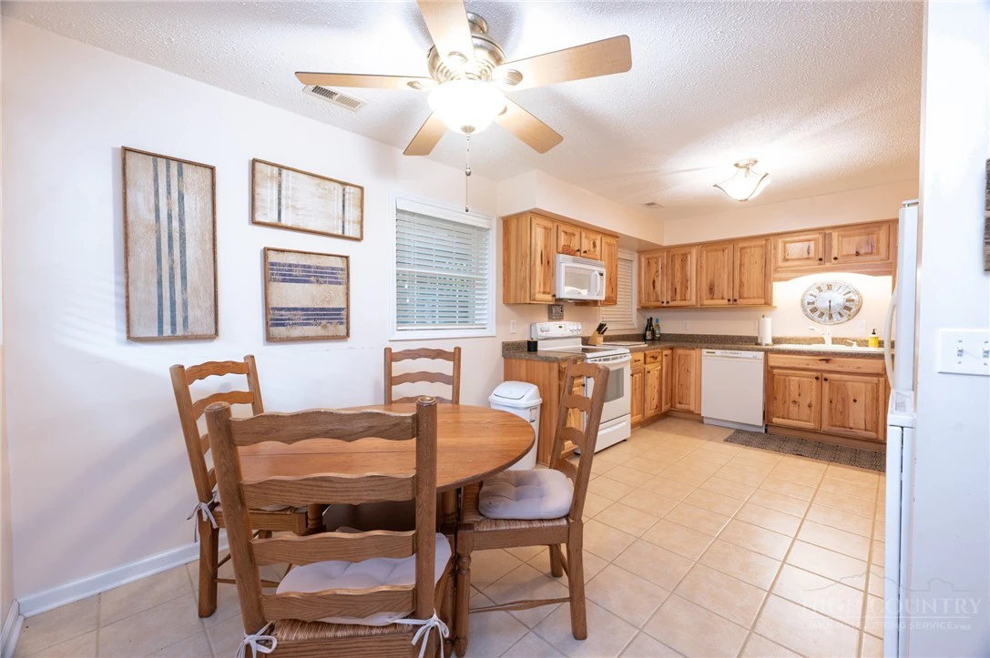 Image number 11 for the current listing