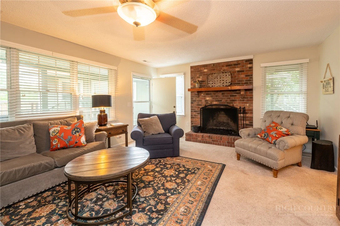 Image number 15 for the current listing