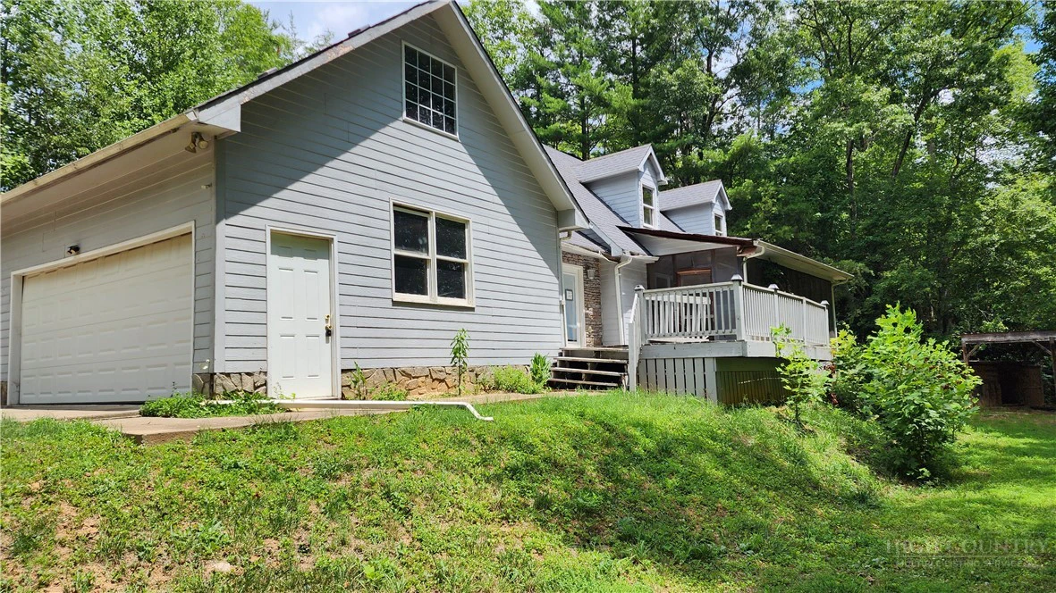Image number 1 for the current listing