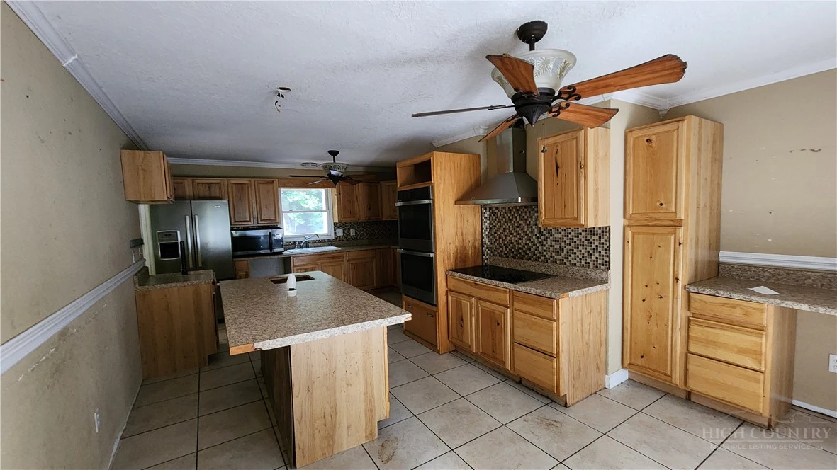 Image number 10 for the current listing