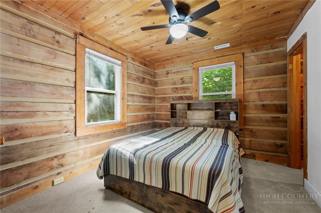 Image number 18 for the current listing