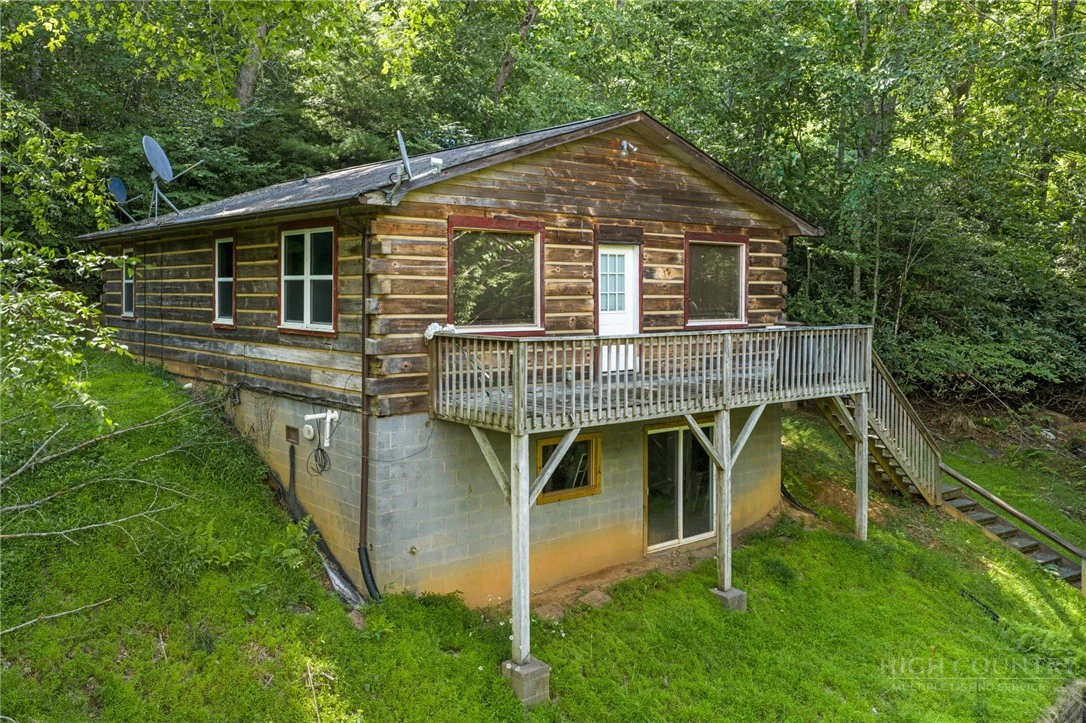 Image number 1 for the current listing