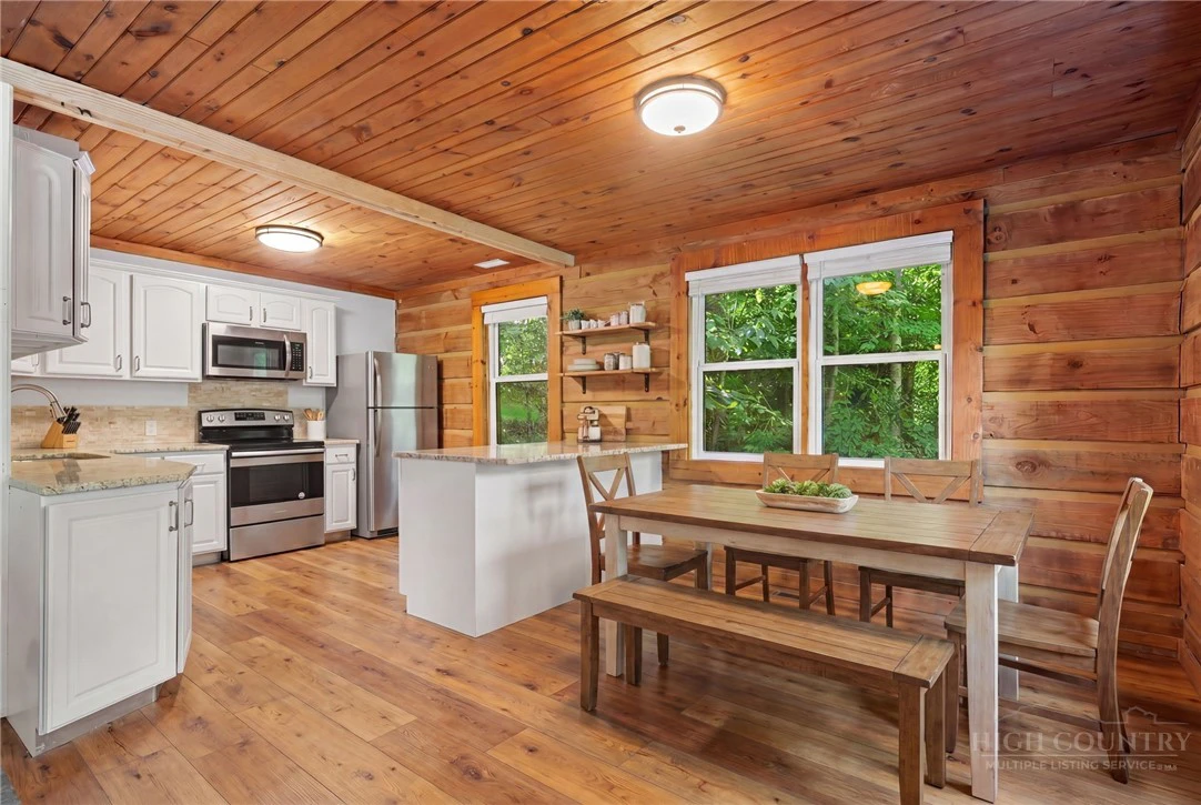 Image number 7 for the current listing