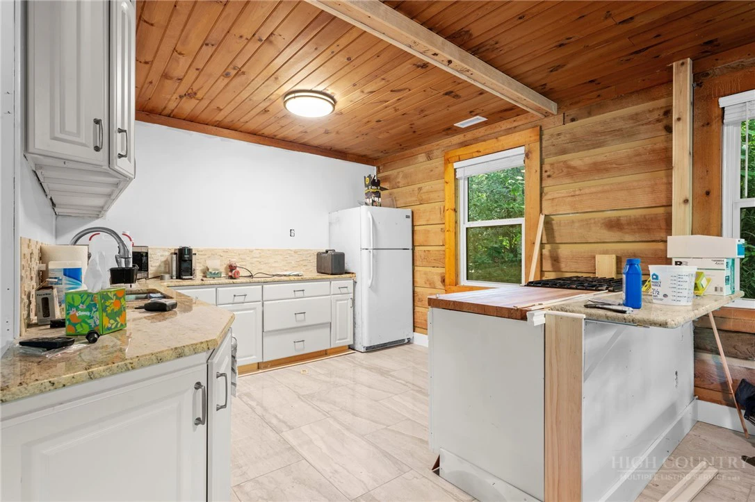 Image number 8 for the current listing