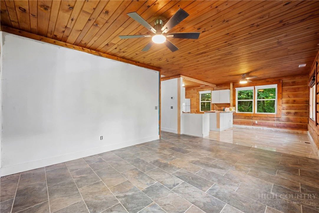 Image number 12 for the current listing