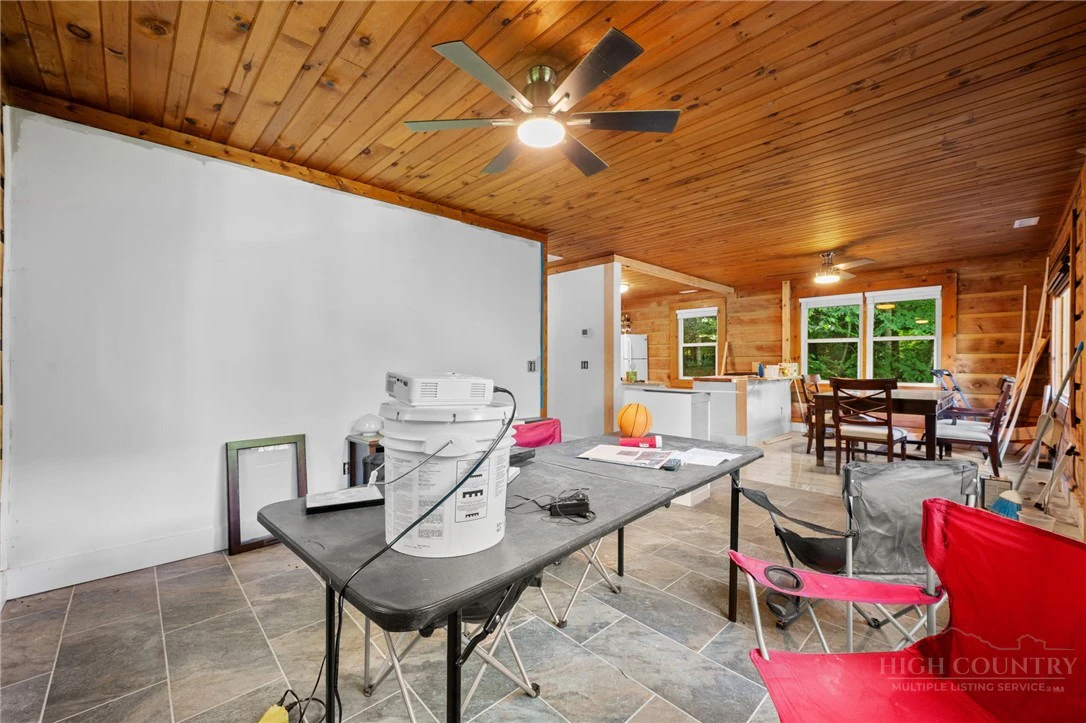 Image number 13 for the current listing