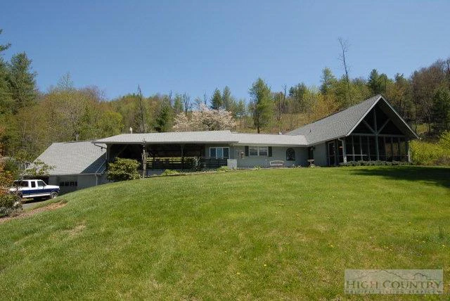 Image number 1 for the current listing