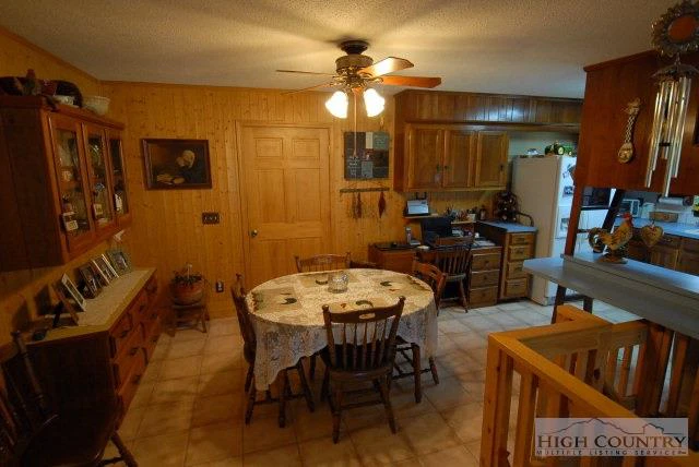Image number 12 for the current listing