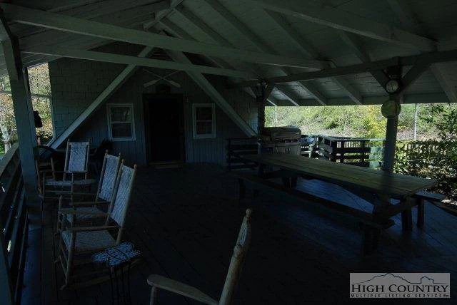 Image number 15 for the current listing