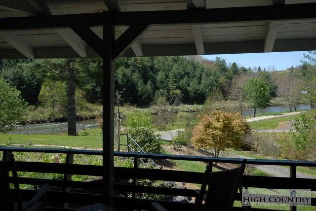 Image number 16 for the current listing