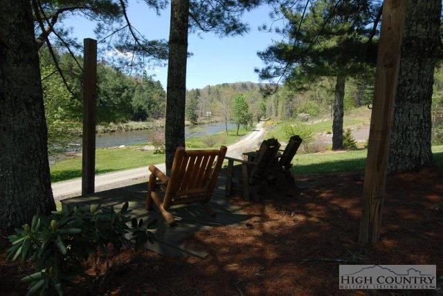 Image number 4 for the current listing