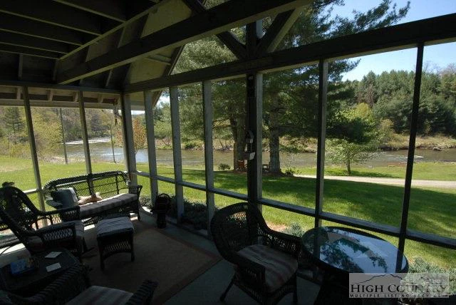 Image number 10 for the current listing