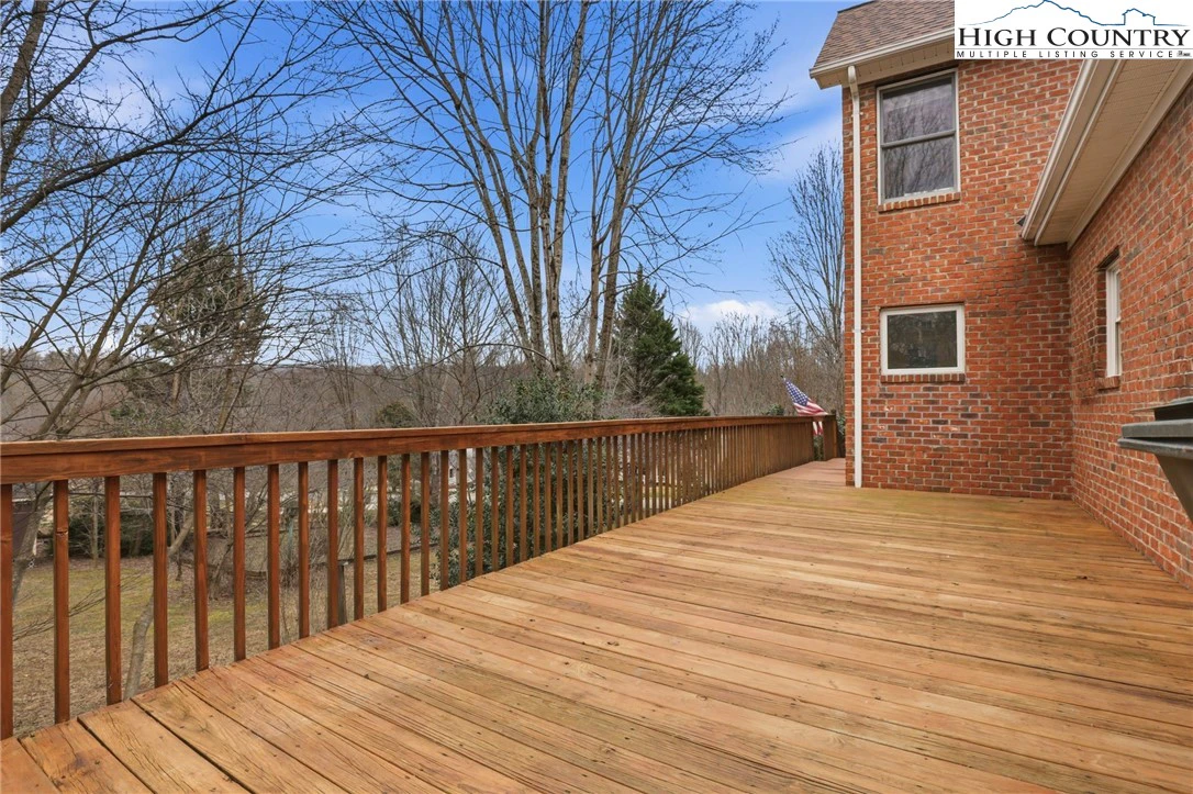 Image number 16 for the current listing