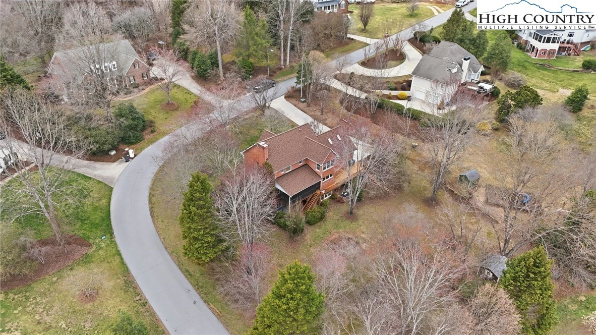 Image number 19 for the current listing