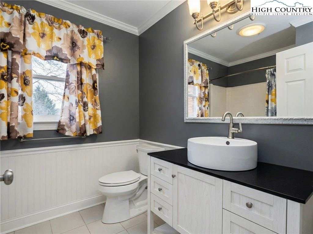 Image number 5 for the current listing